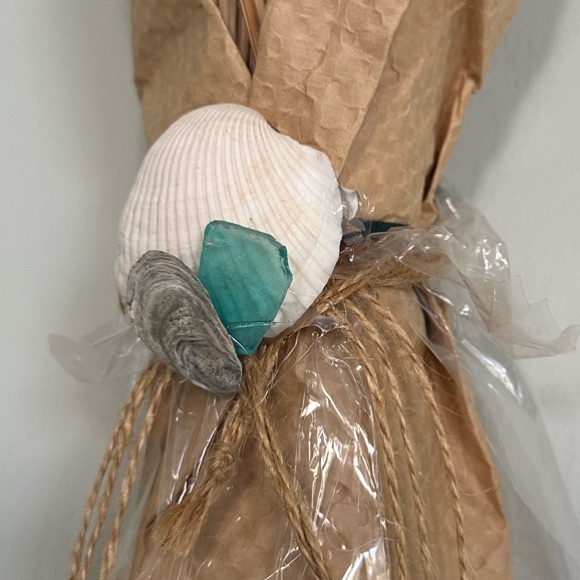 Seashell and Starfish Coastal Arrangement - Picture 11 of 12